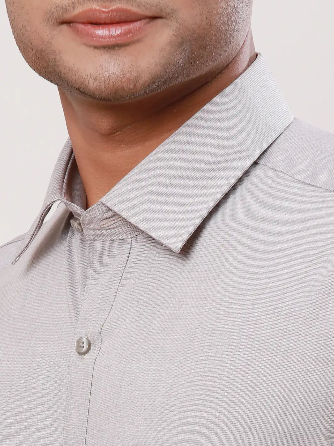 Raymond Men White Structure Contemporary Fit Cotton Full Sleeve Cutaway Collar Shirt
