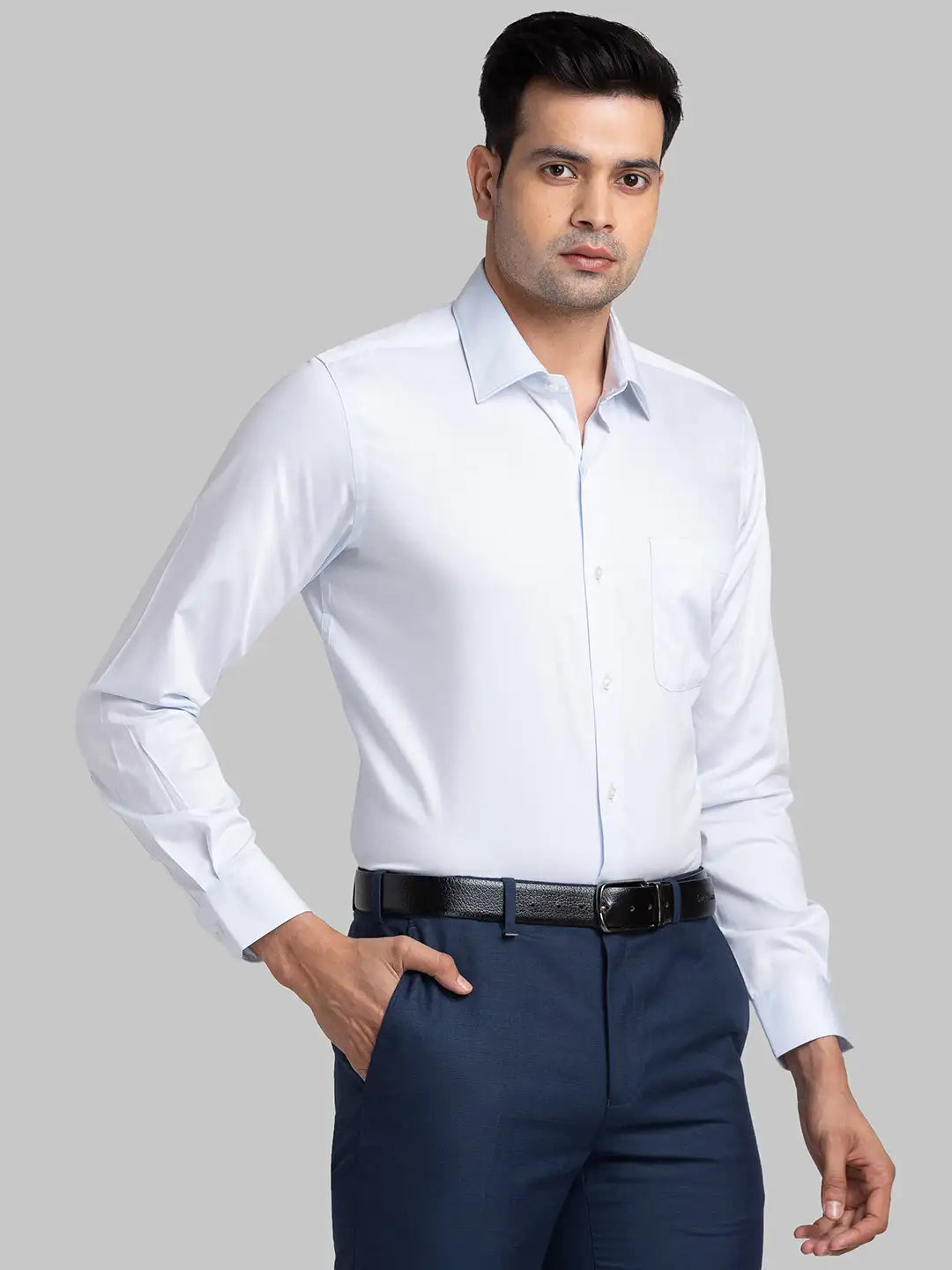 Raymond Men Grey Solid Contemporary Fit Cotton Blend Shirt