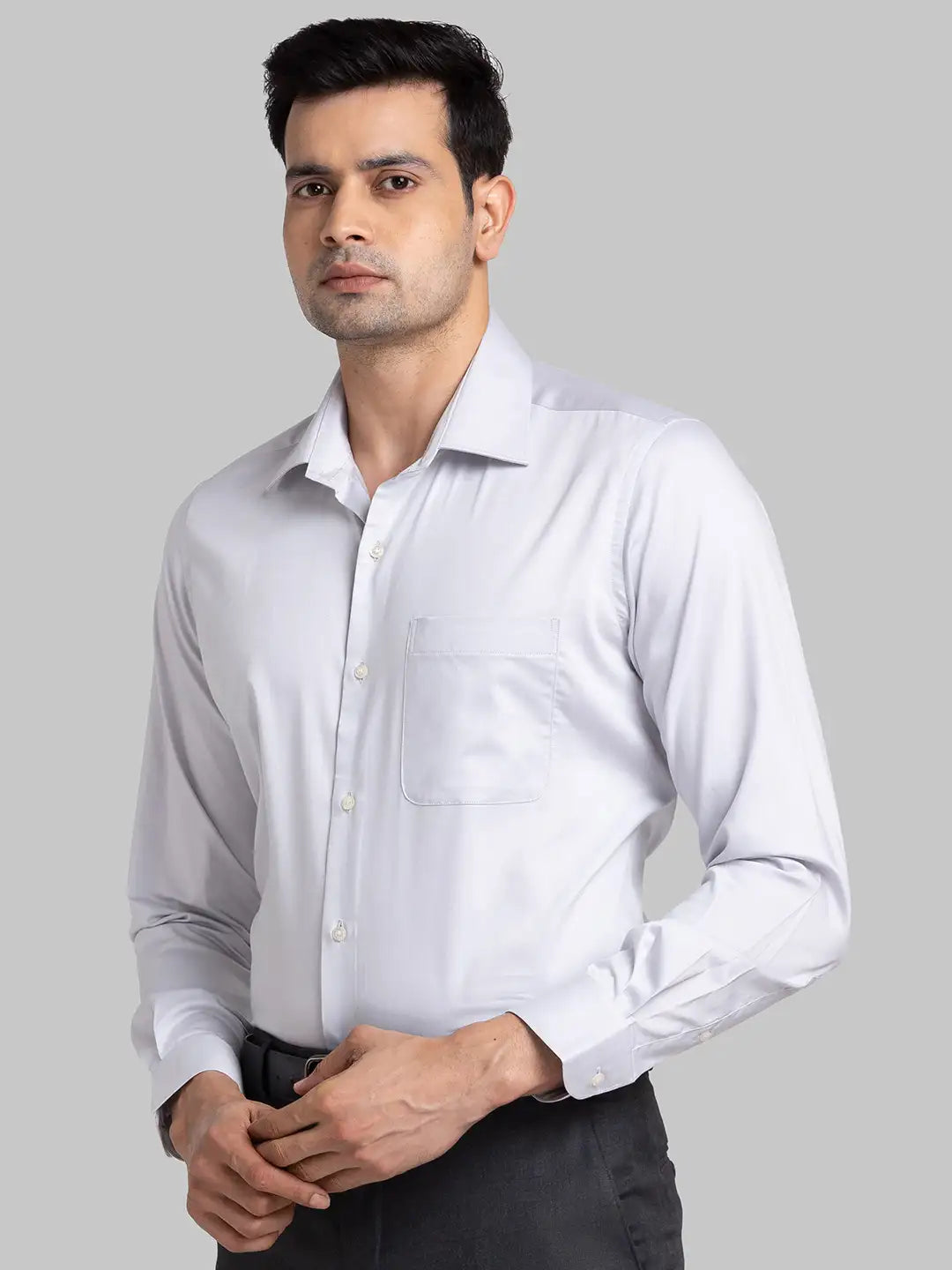 Raymond Men Red Solid Contemporary Fit Cotton Blend Shirt