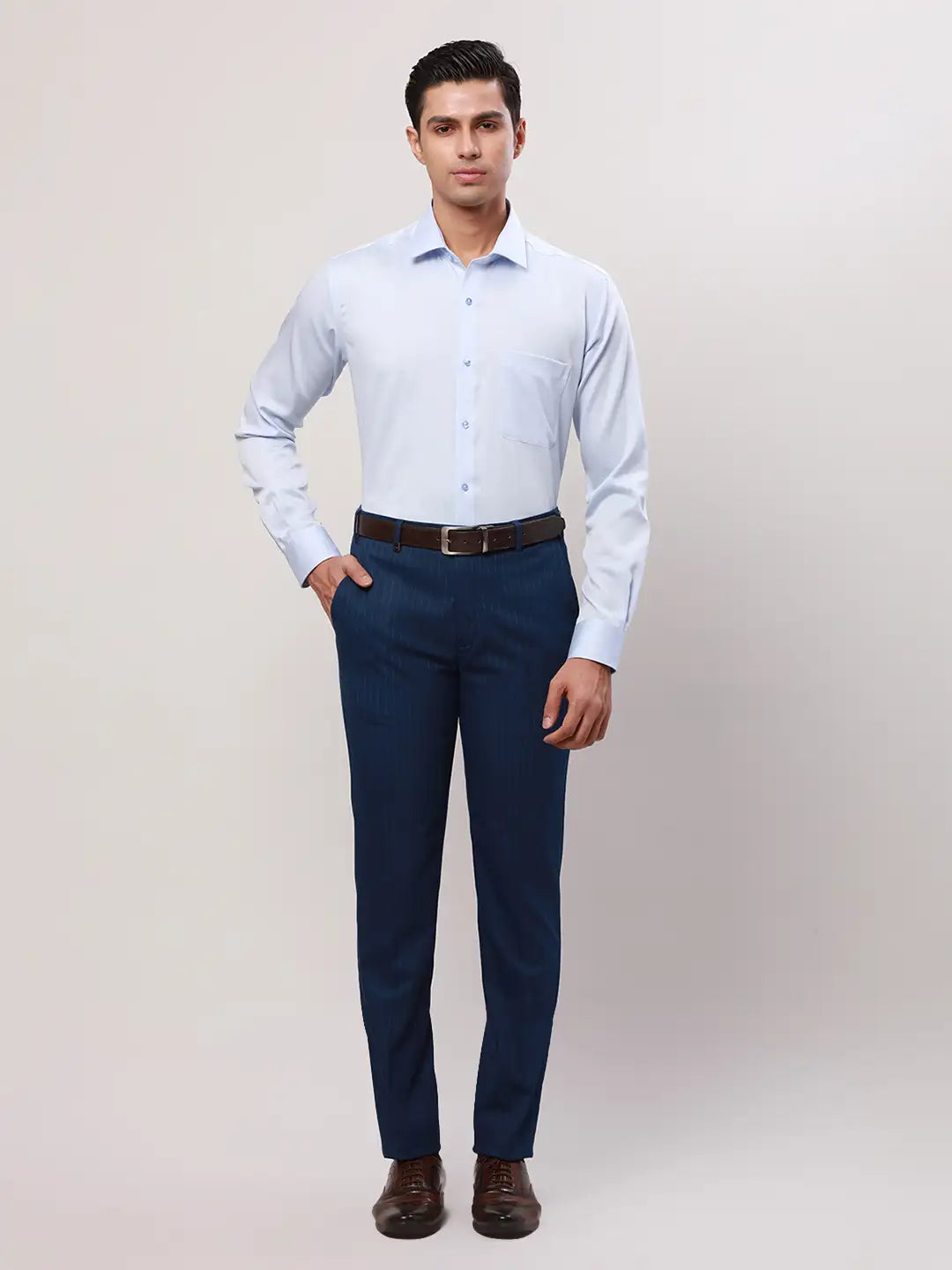 Raymond Men Green Solid Contemporary Fit Cotton Cutaway Collar Shirt