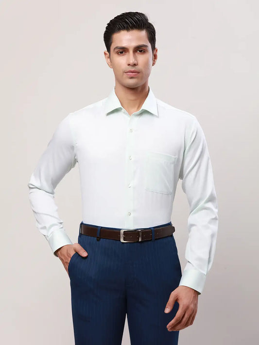 Raymond Men Red Solid Contemporary Fit Cotton Cutaway Collar Shirt