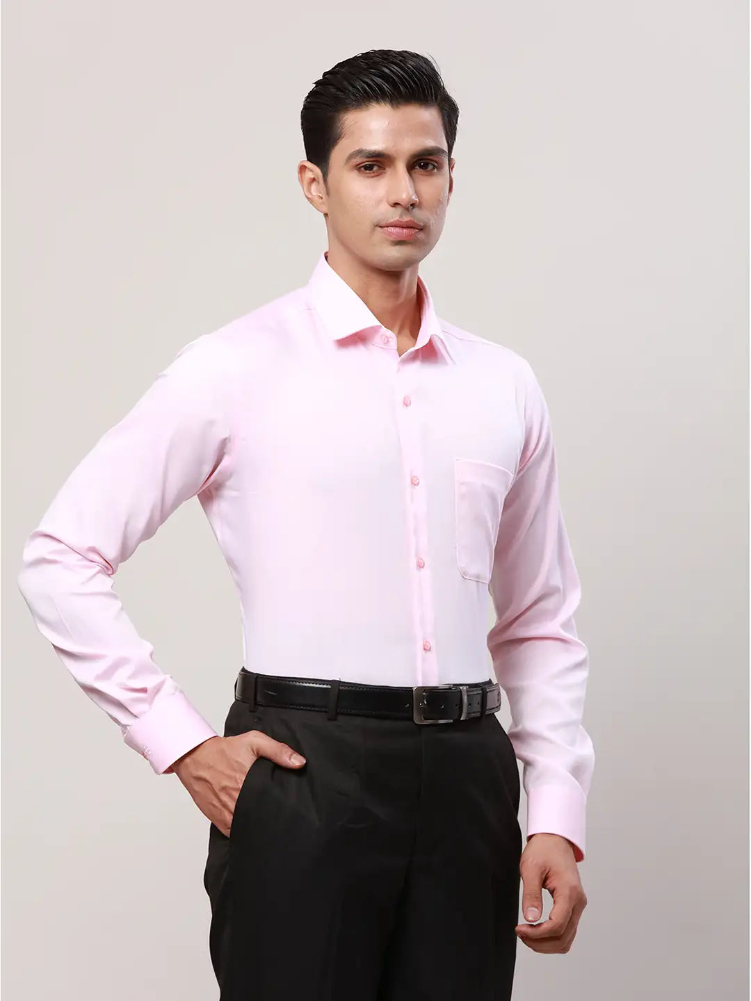 Raymond Men White Solid Contemporary Fit Cotton Cutaway Collar Shirt