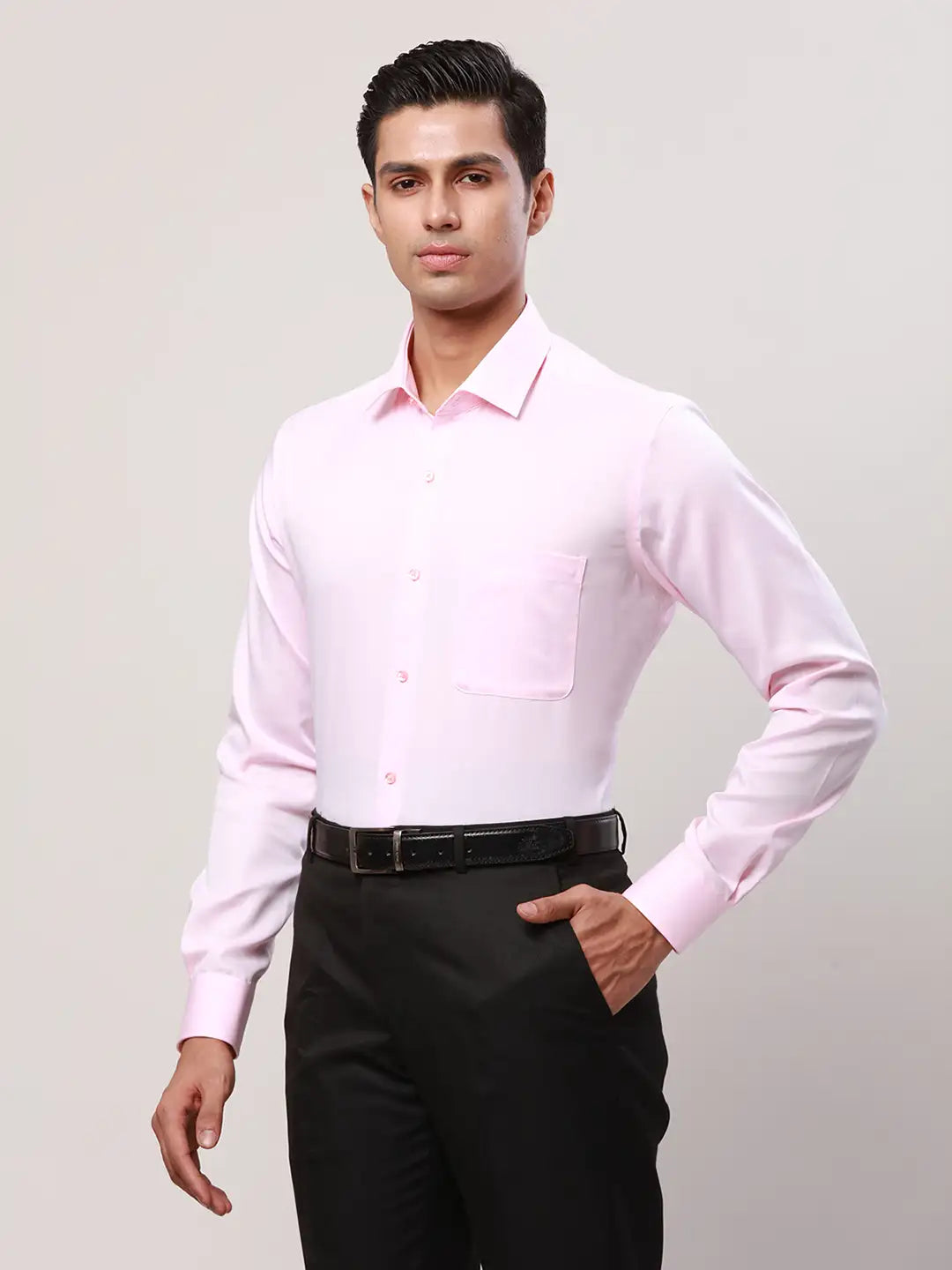 Raymond Men White Solid Contemporary Fit Cotton Cutaway Collar Shirt