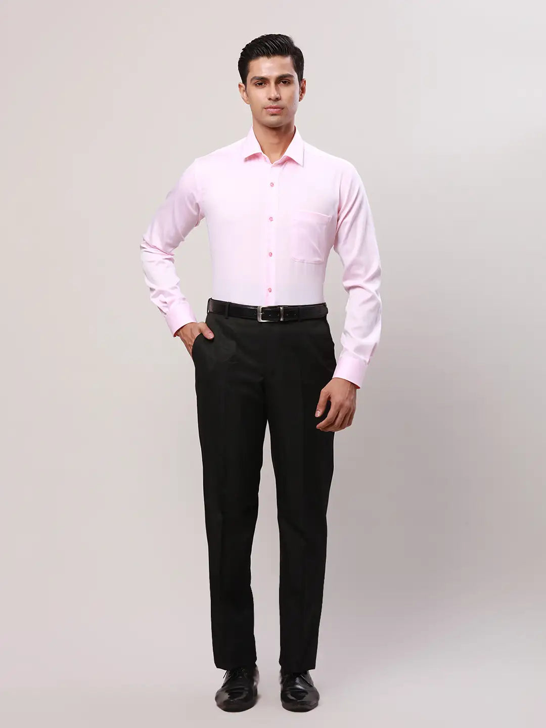 Raymond Men White Solid Contemporary Fit Cotton Cutaway Collar Shirt