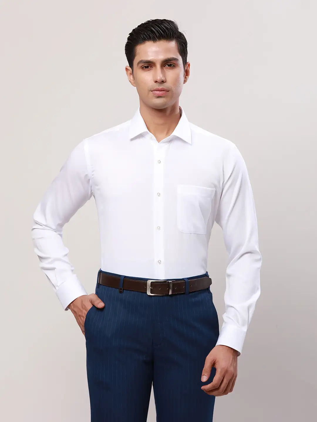 Raymond Men Yellow Solid Contemporary Fit Cotton Cutaway Collar Shirt