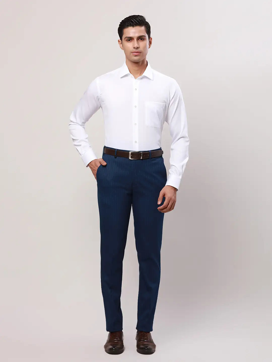 Raymond Men Yellow Solid Contemporary Fit Cotton Cutaway Collar Shirt