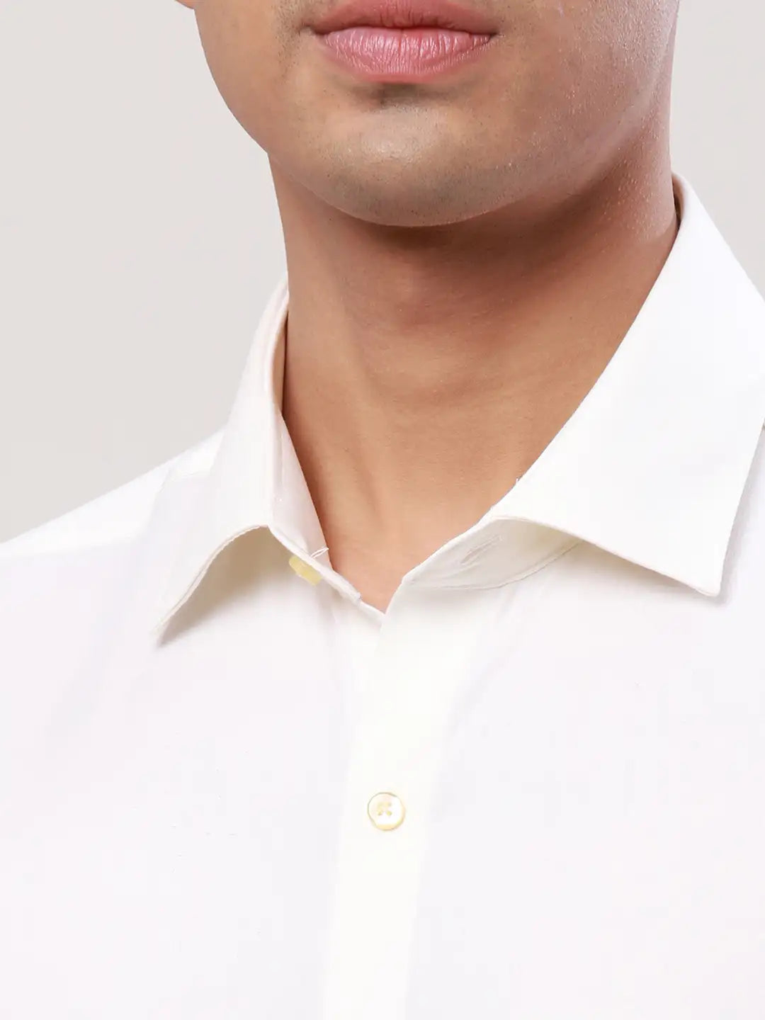 Raymond Men White Structure Regular Fit Cotton Cutaway Collar Shirt