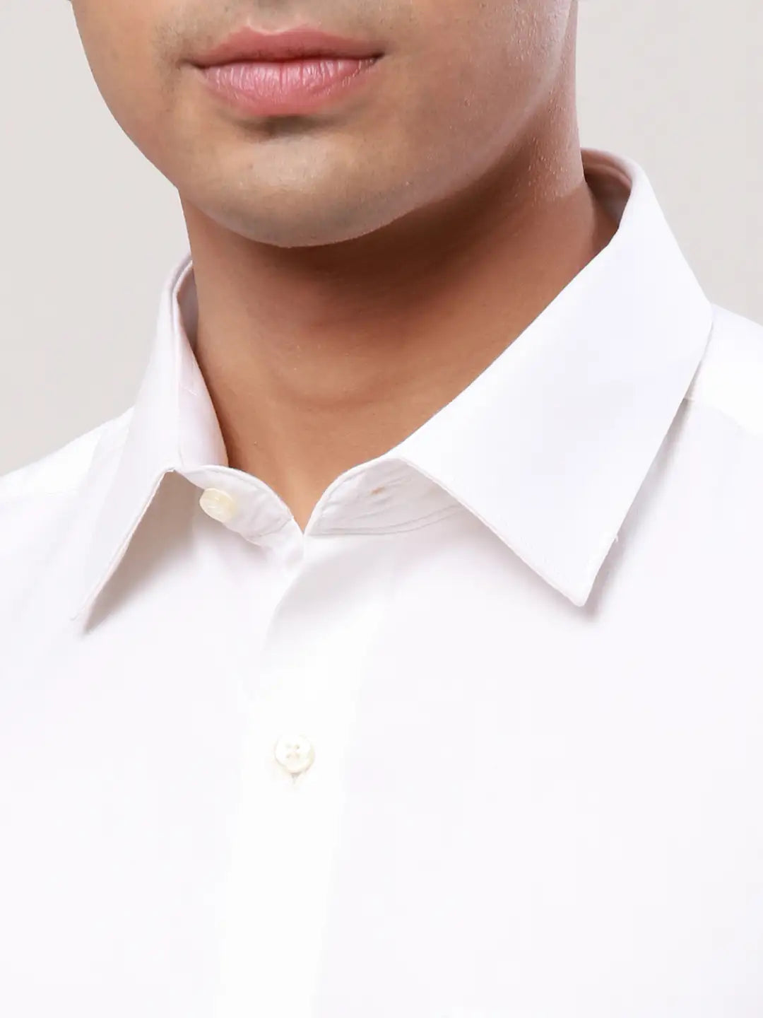 Raymond Men Black Structure Contemporary Fit Cotton Cutaway Collar Shirt