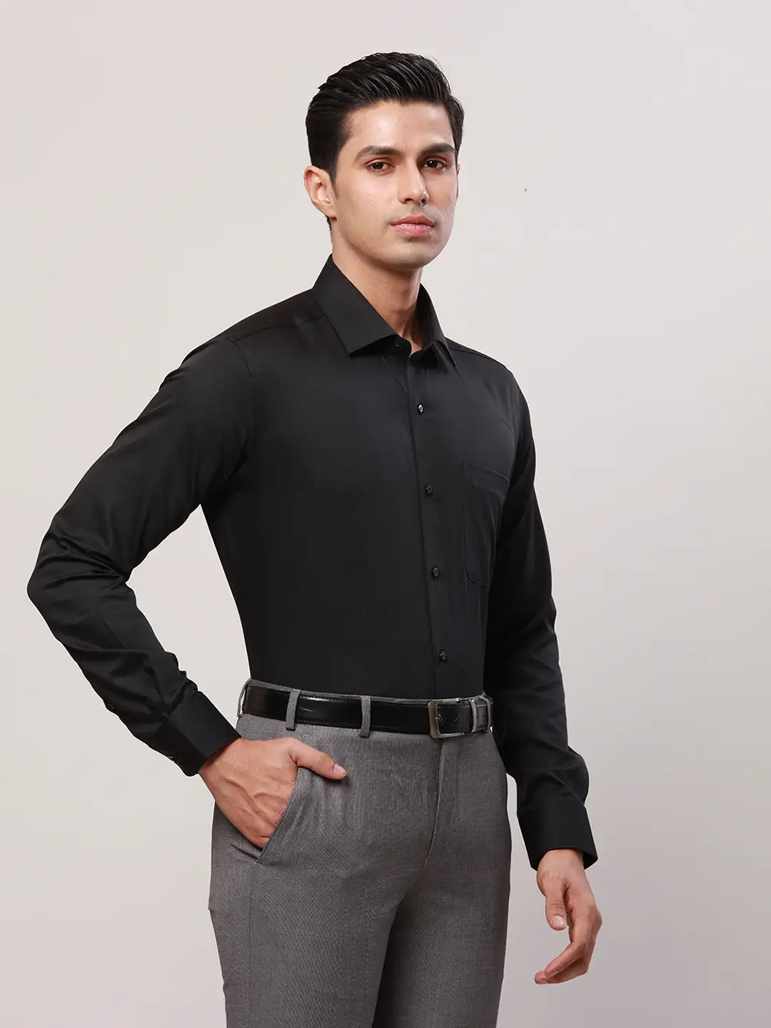 Raymond Men Maroon Structure Contemporary Fit Cotton Cutaway Collar Shirt
