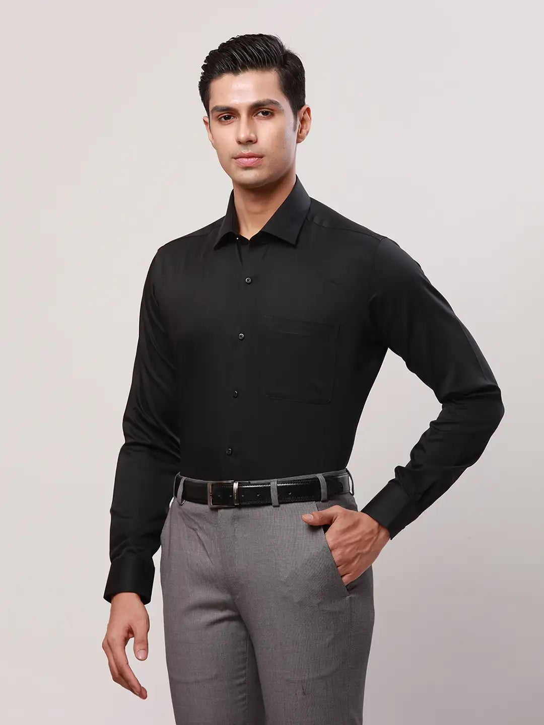 Raymond Men Maroon Structure Contemporary Fit Cotton Cutaway Collar Shirt