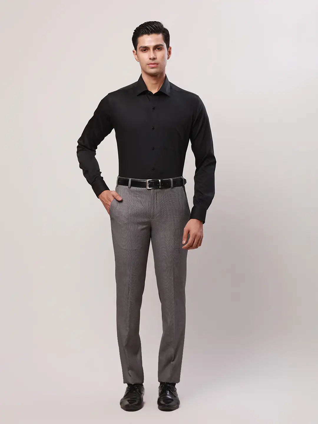 Raymond Men Maroon Structure Contemporary Fit Cotton Cutaway Collar Shirt