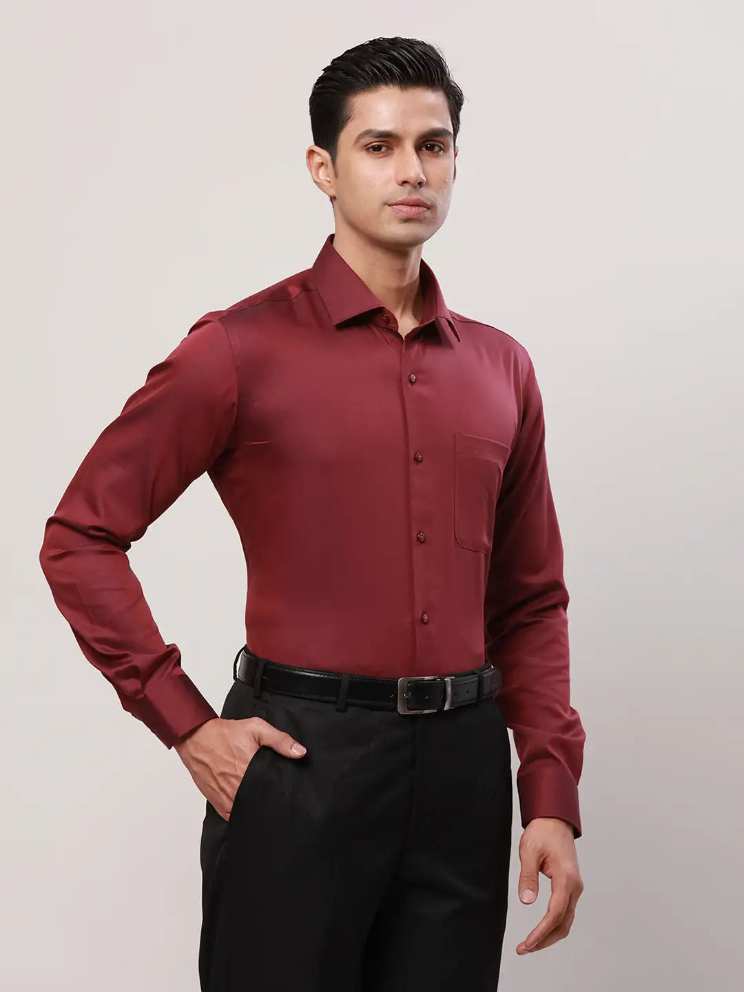 Raymond Men Green Structure Contemporary Fit Cotton Cutaway Collar Shirt