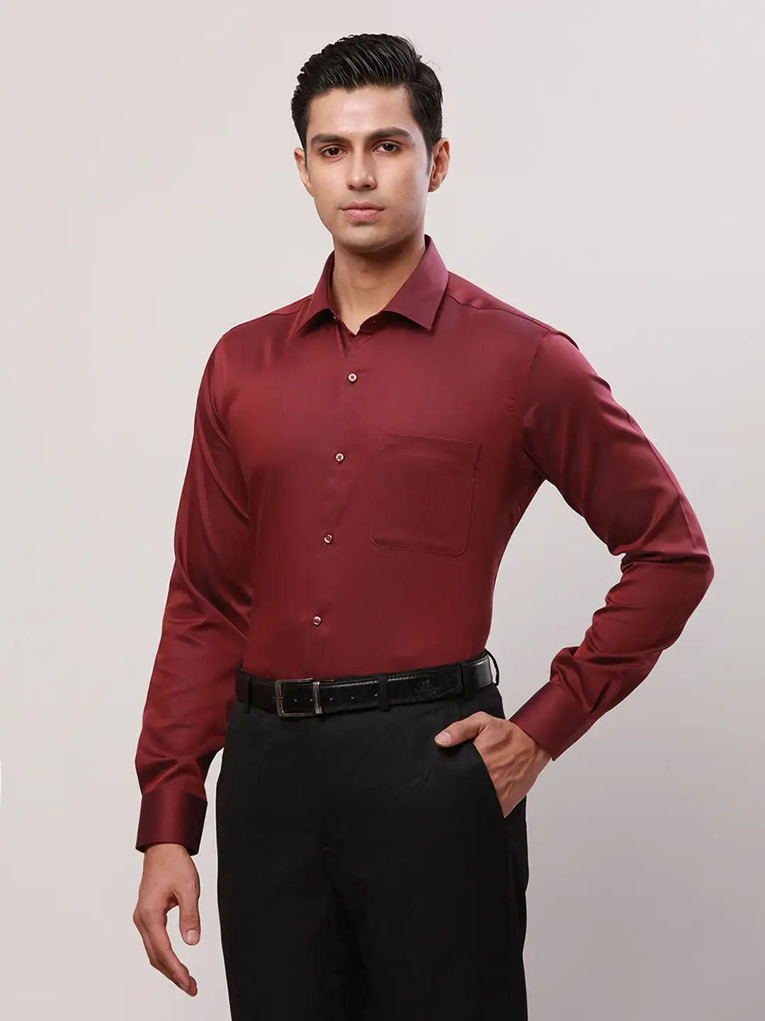 Raymond Men Green Structure Contemporary Fit Cotton Cutaway Collar Shirt