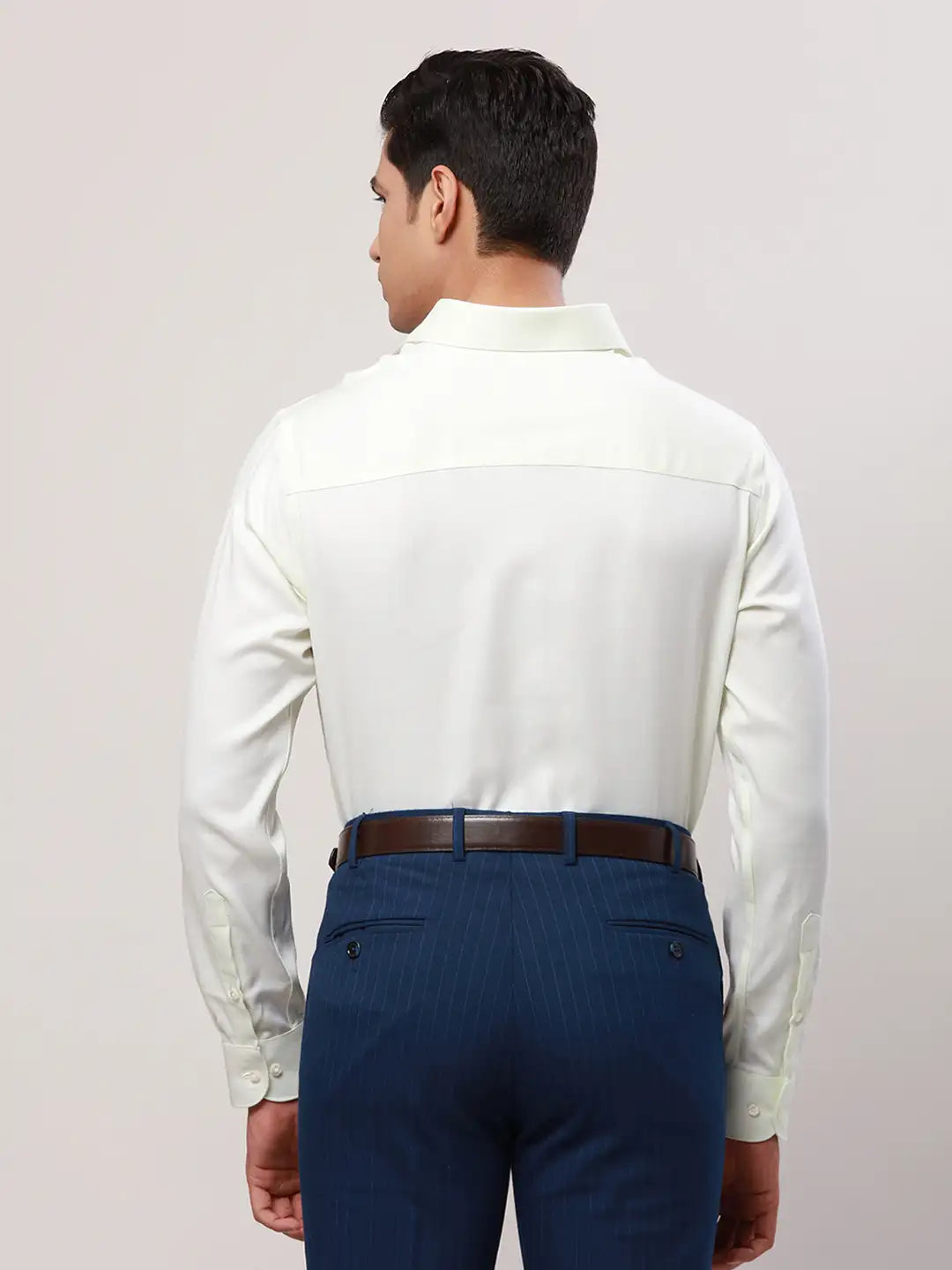 Raymond Men Yellow Structure Contemporary Fit Cotton Cutaway Collar Shirt