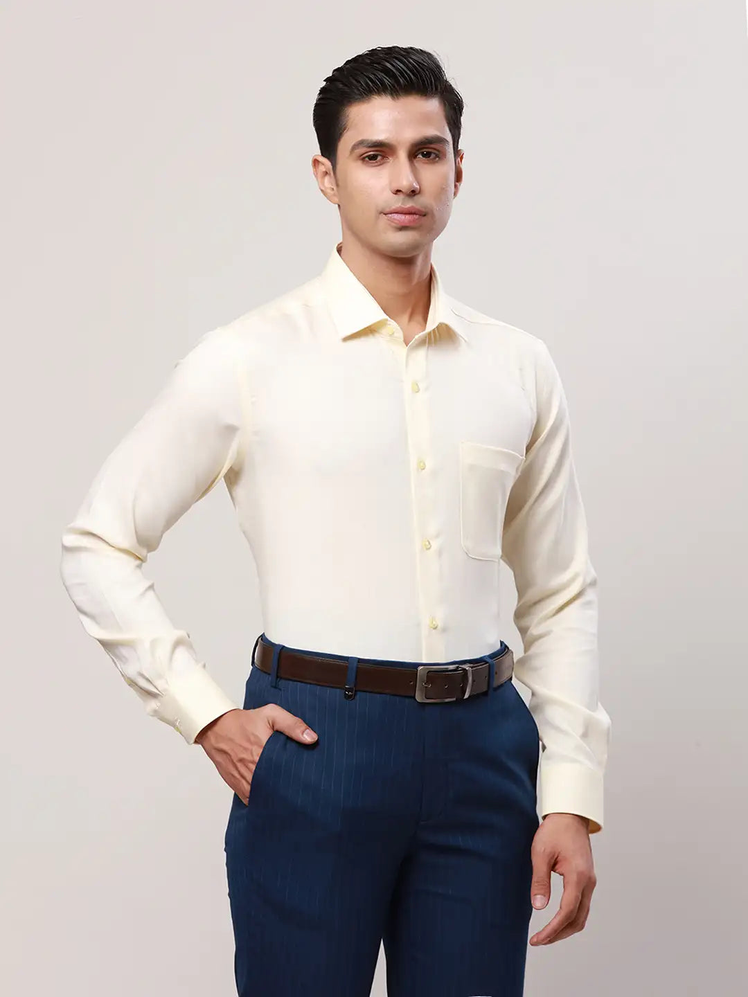 Raymond Men Blue Structure Contemporary Fit Cotton Cutaway Collar Shirt