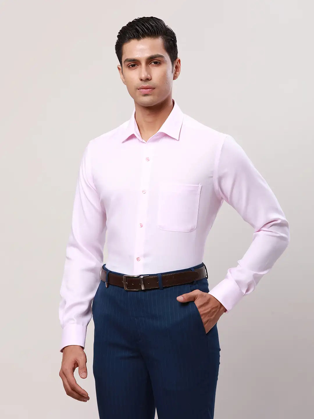 Raymond Men Violet Structure Contemporary Fit Cotton Cutaway Collar Shirt