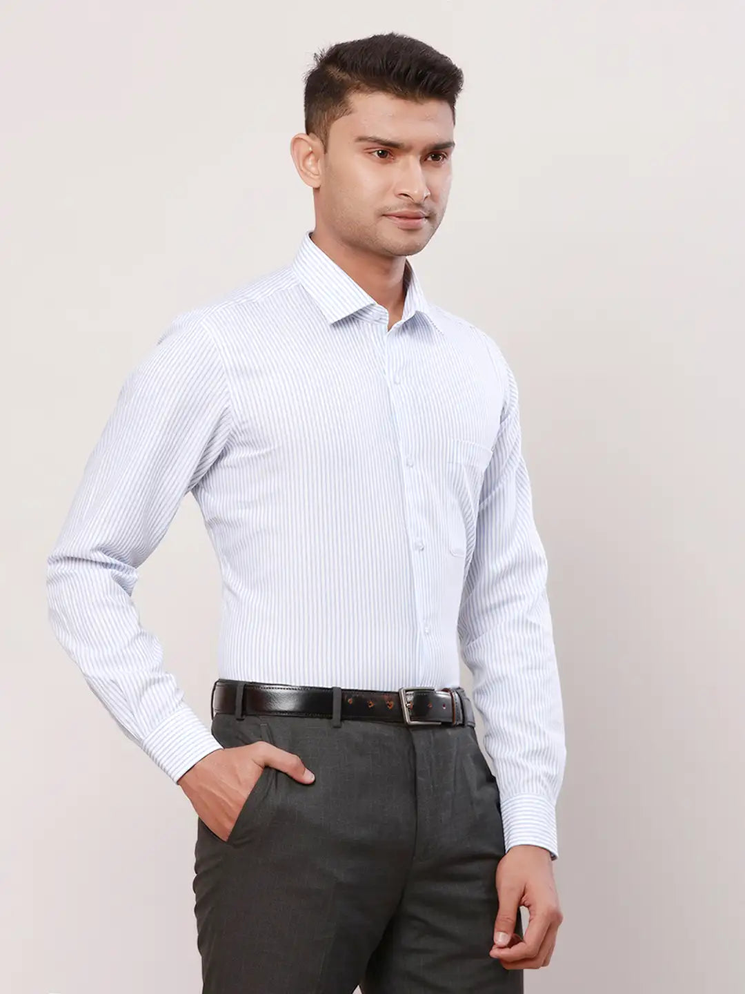 Raymond Men Grey Structure Contemporary Fit Cotton Cutaway Collar Shirt