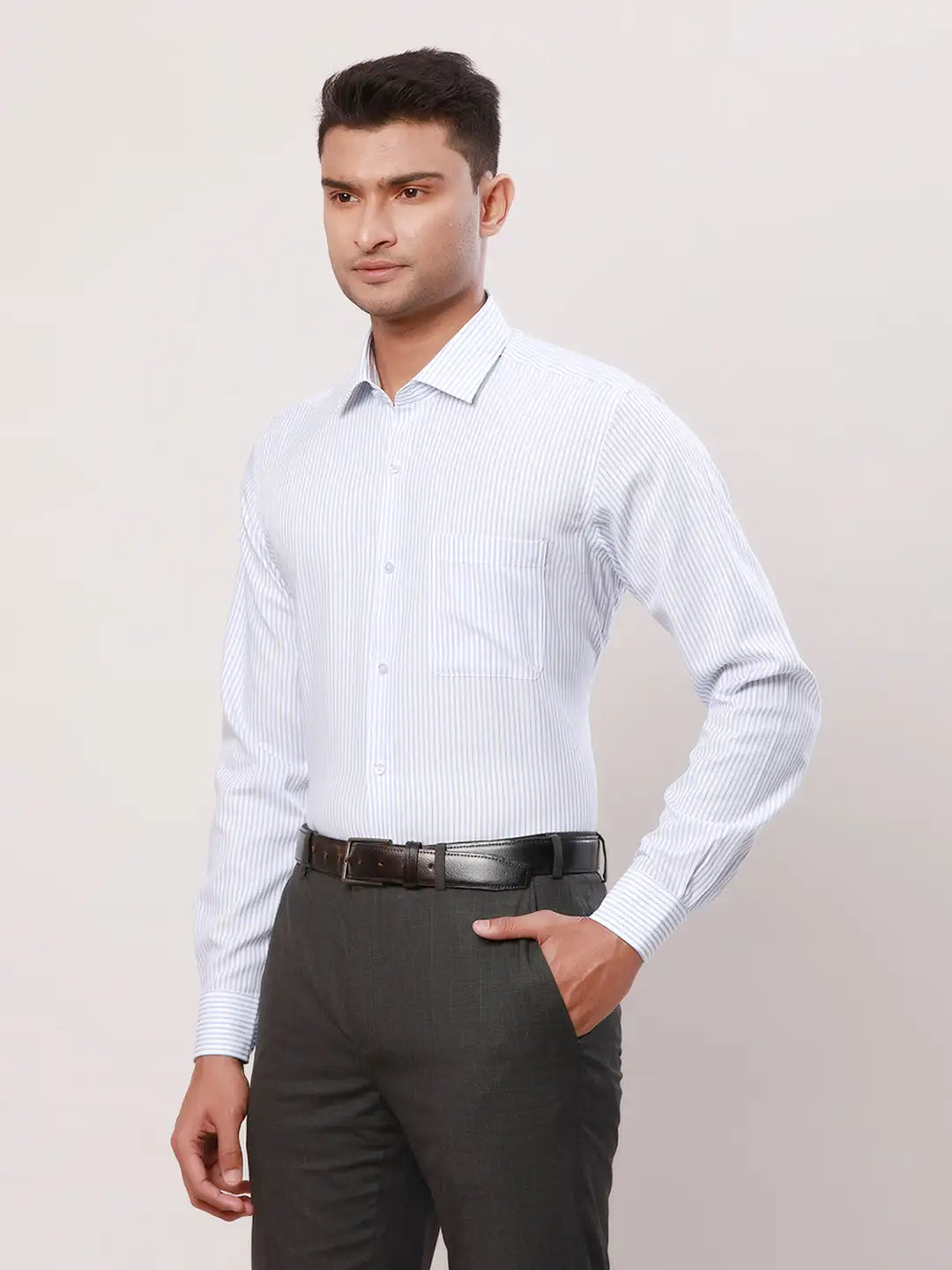 Raymond Men Grey Structure Contemporary Fit Cotton Cutaway Collar Shirt