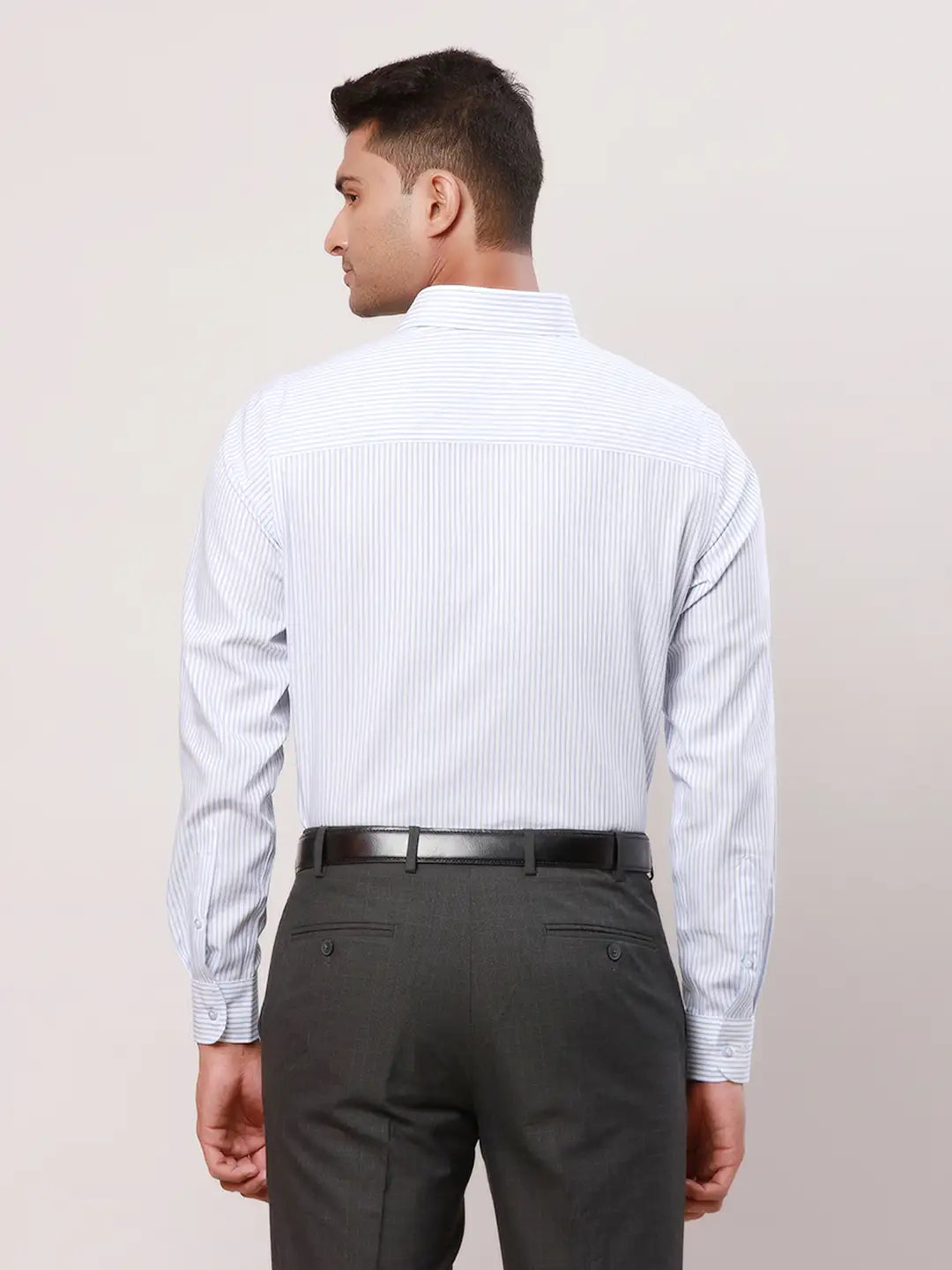 Raymond Men Grey Structure Contemporary Fit Cotton Cutaway Collar Shirt