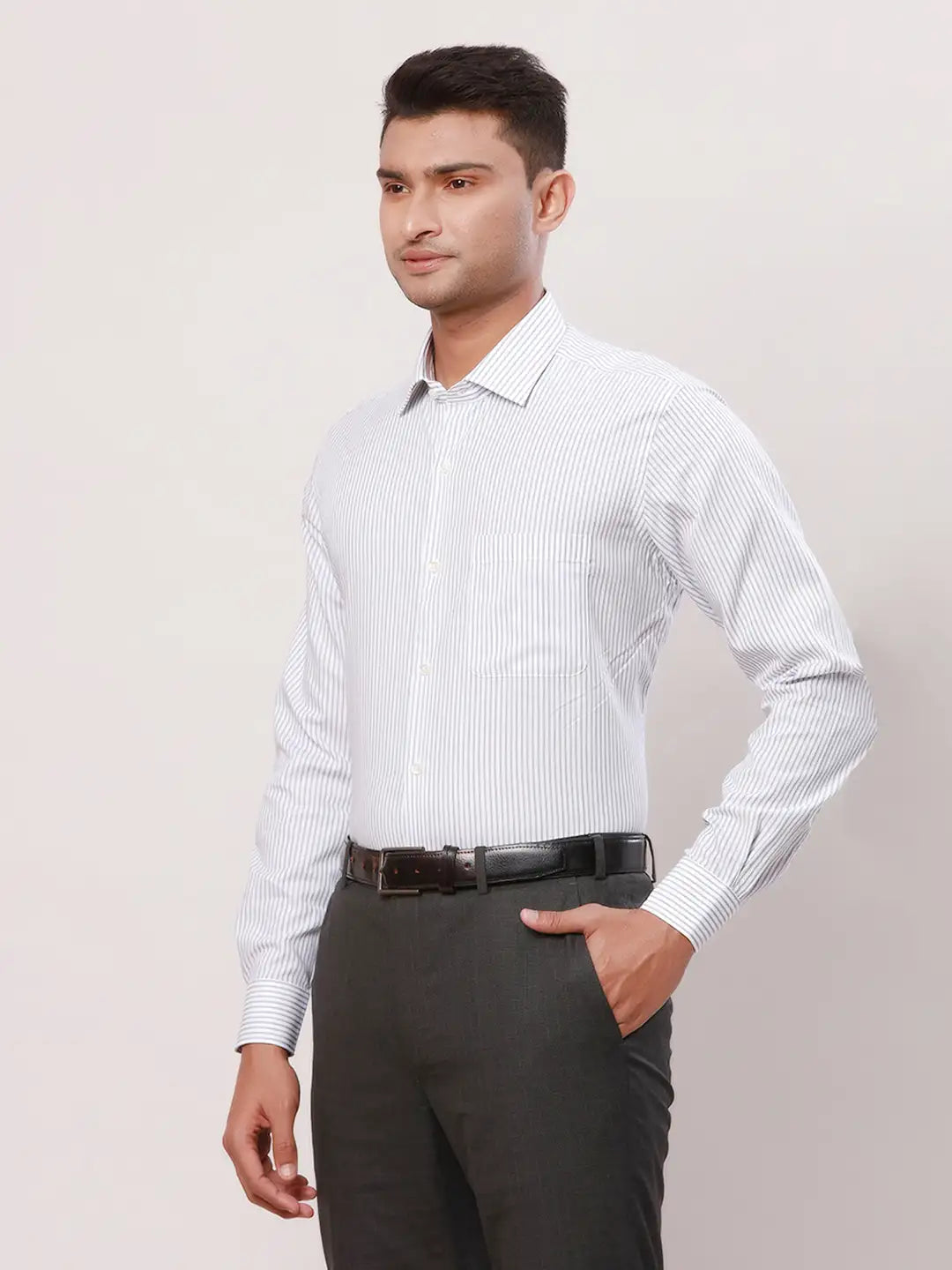 Raymond Men Blue Solid Contemporary Fit Cotton Cutaway Collar Shirt