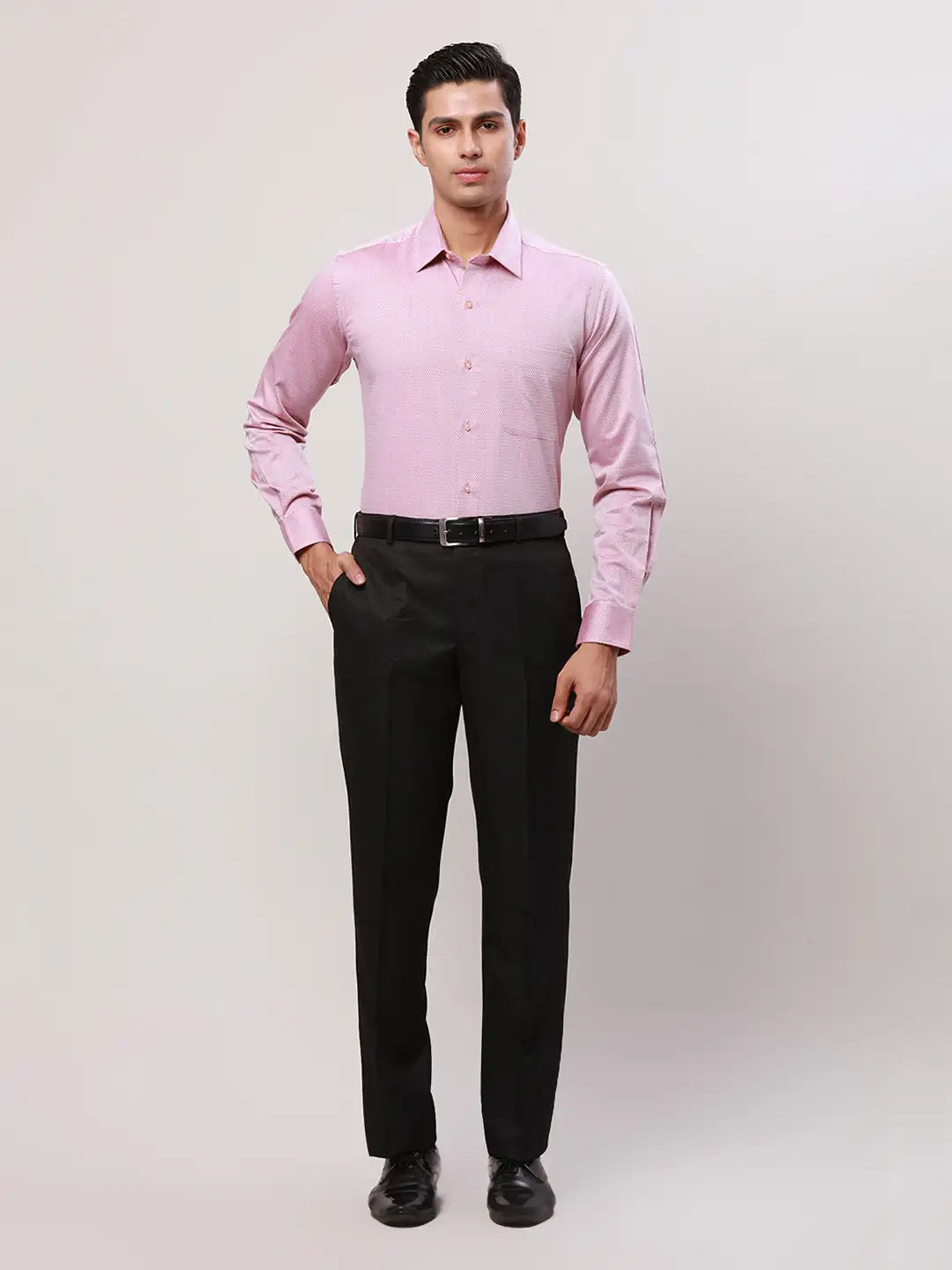 Raymond Men Orange Structure Contemporary Fit Cotton Cutaway Collar Shirt