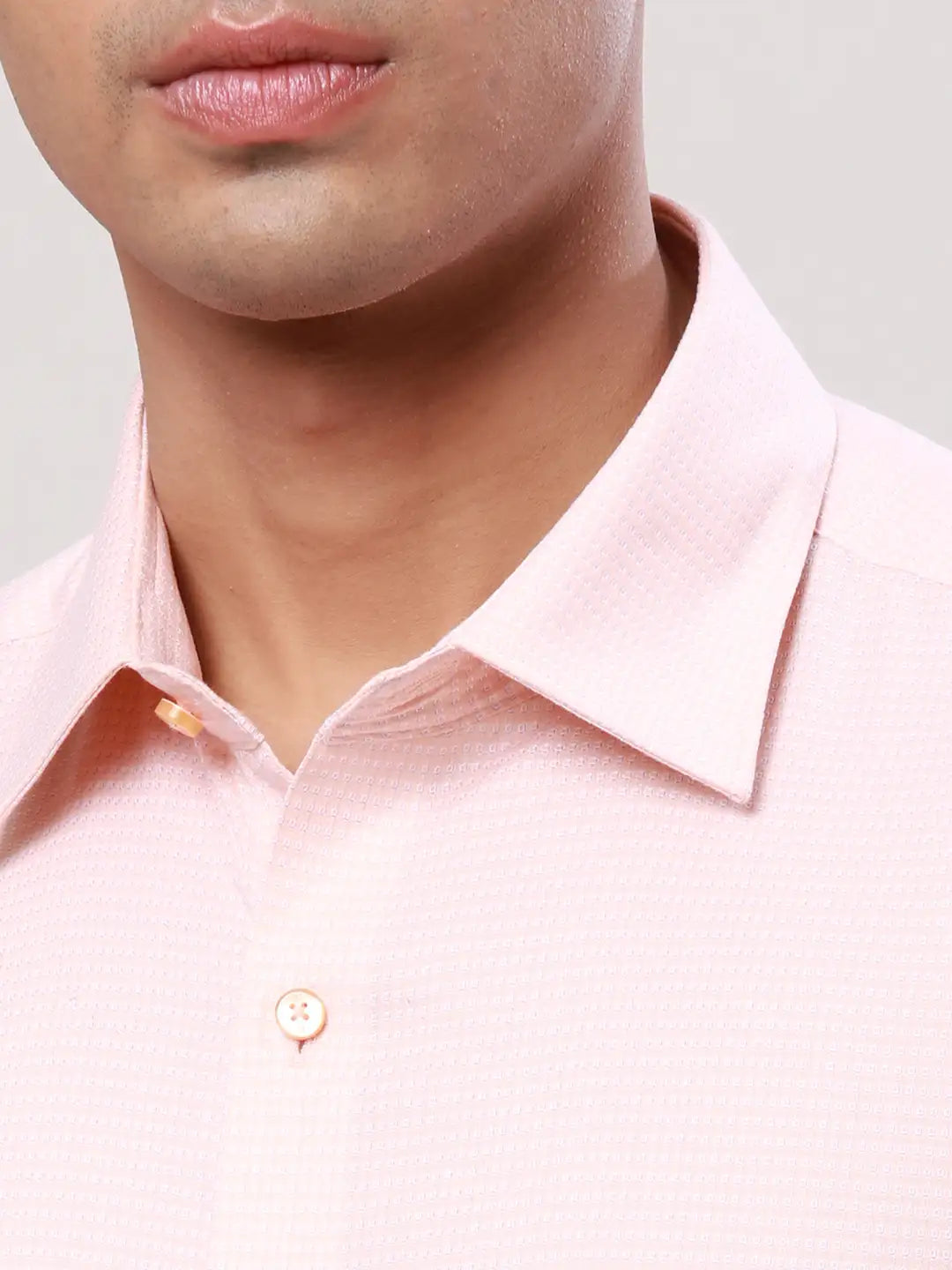 Raymond Men Green Structure Contemporary Fit Cotton Cutaway Collar Shirt