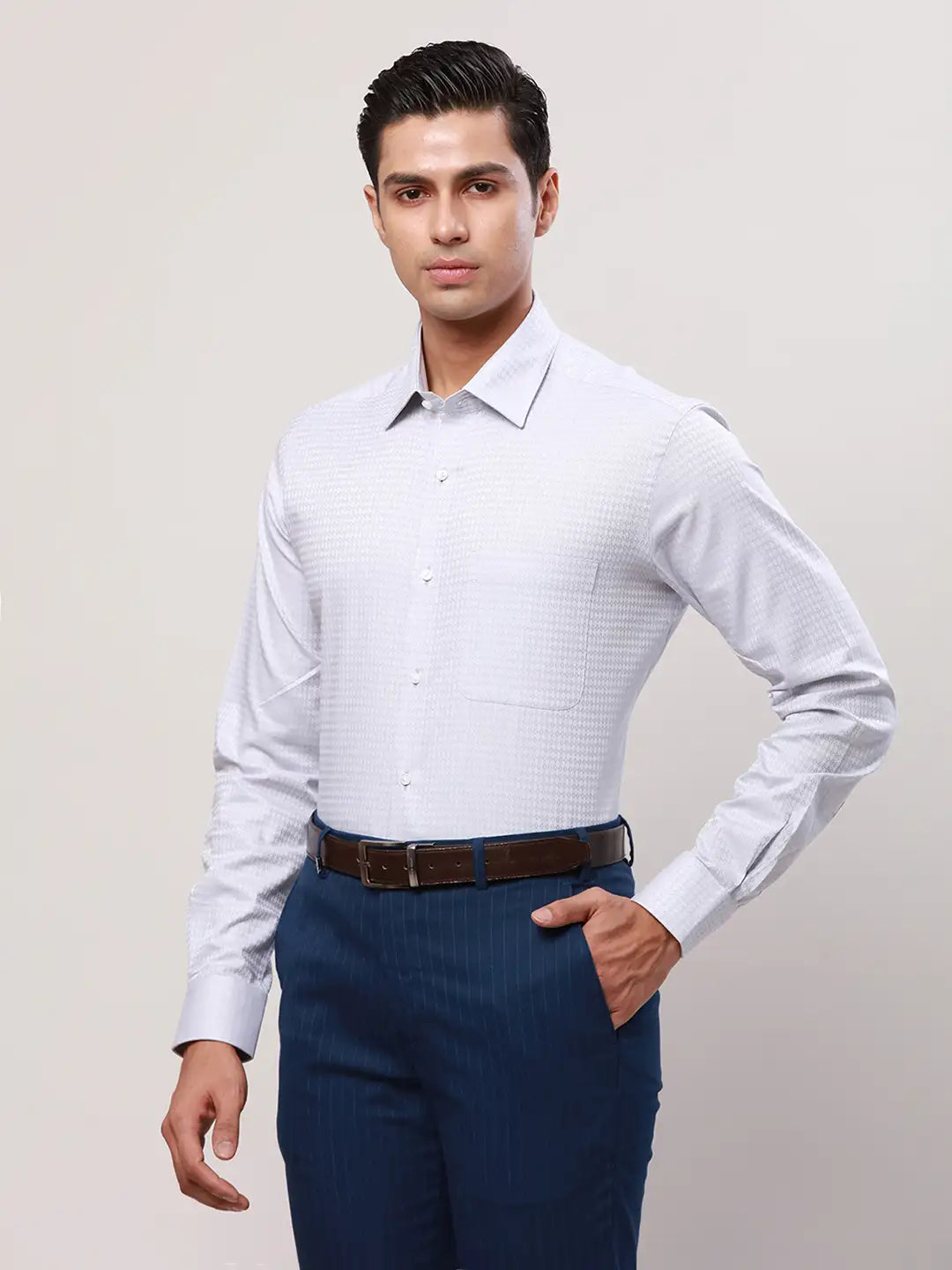 Raymond Men Blue Structure Regular Fit Cotton Cutaway Collar Shirt