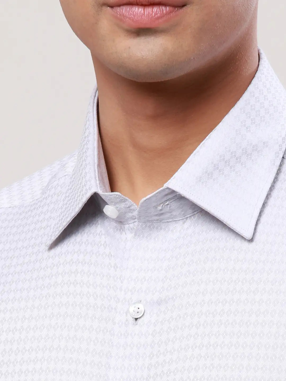 Raymond Men Blue Structure Regular Fit Cotton Cutaway Collar Shirt