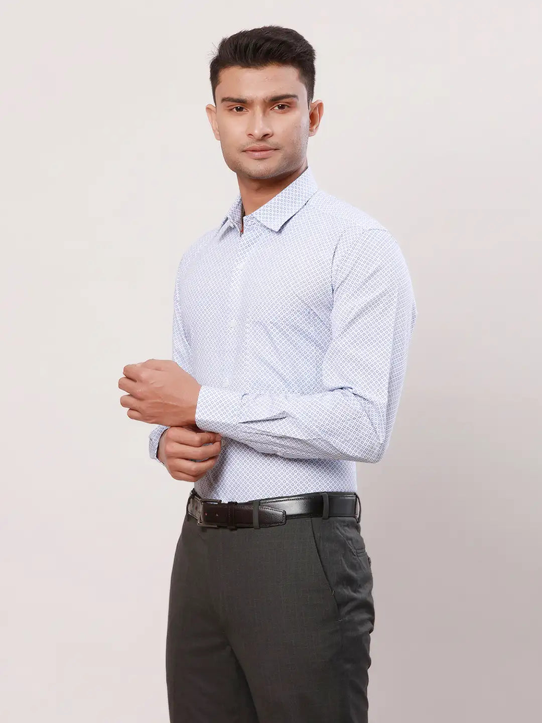 Raymond Men Violet Structure Regular Fit Cotton Cutaway Collar Shirt