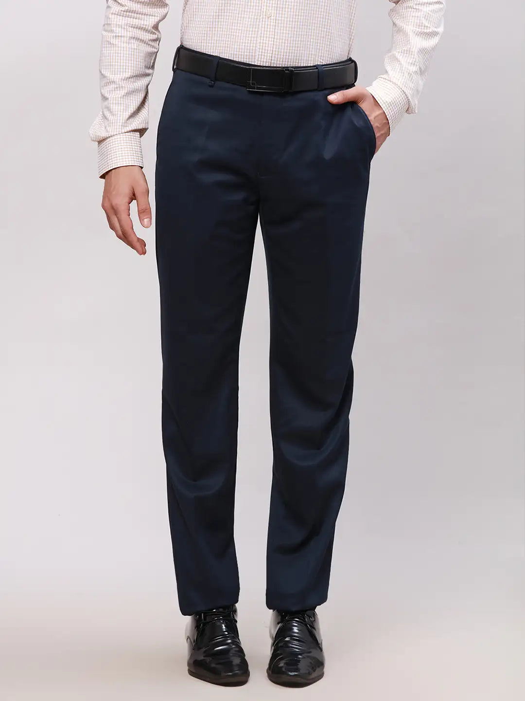 Men Blue Contemporary Fit Checks Terelyne Blend Trouser