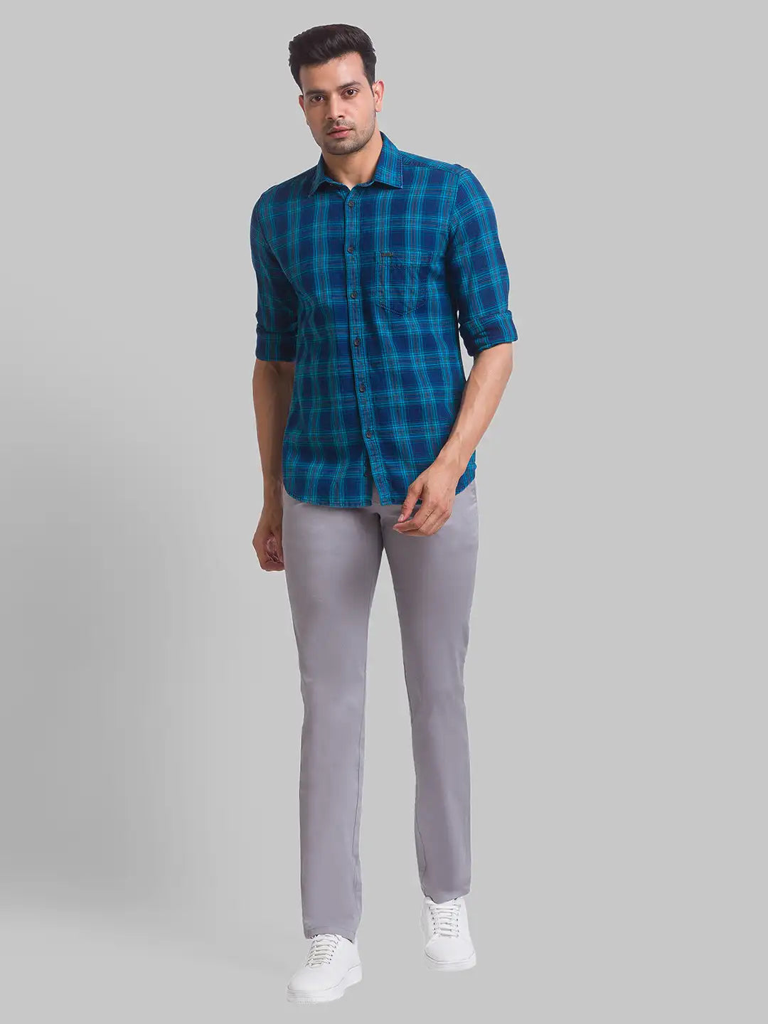 Men Slim Tapered Fit Blue Jeans