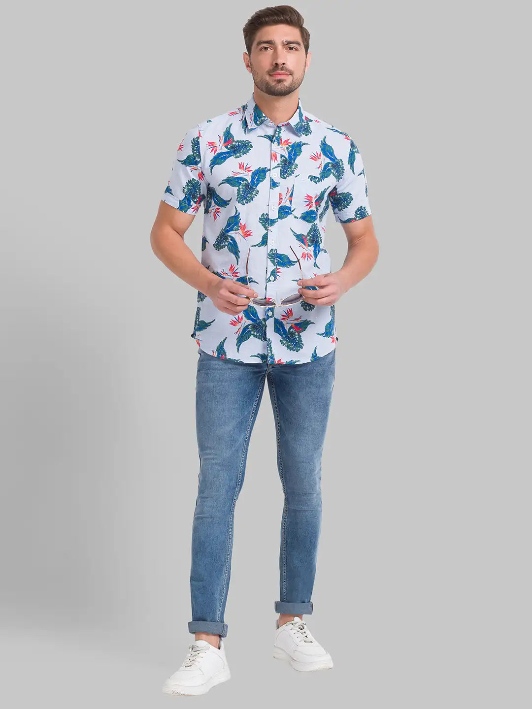 Men Tapered Fit Blue Jeans
