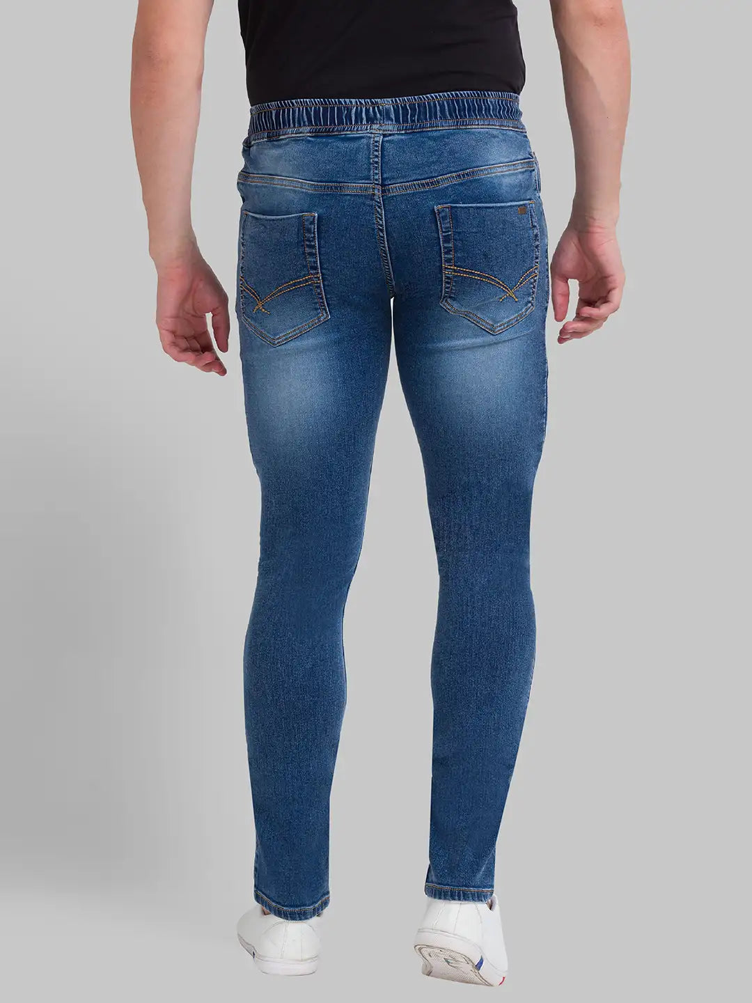 Men Tapered Fit Medium Blue Jeans