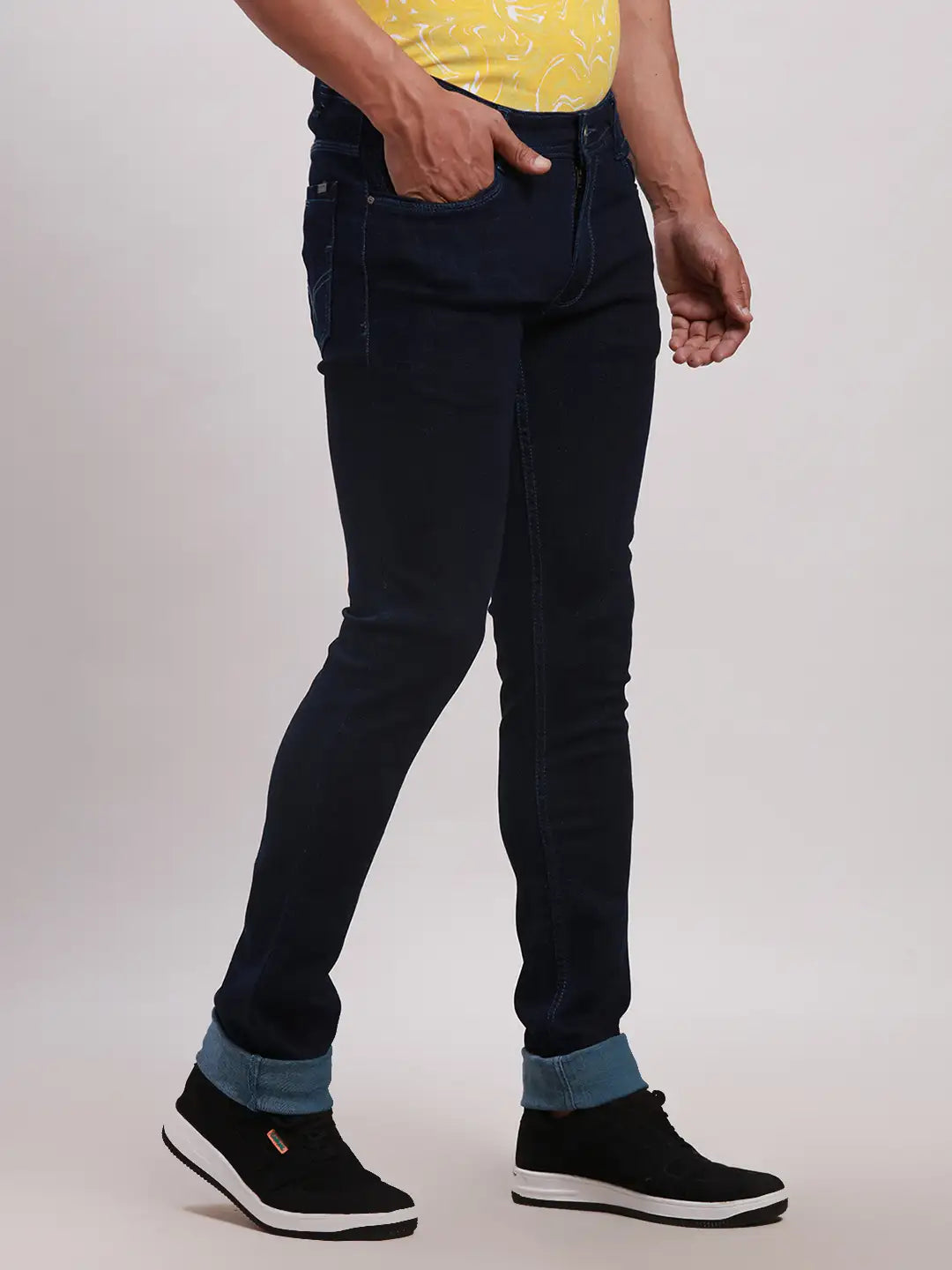 Men Blue Slim Tapered Fit Jacquard Cotton Blend Jeans
