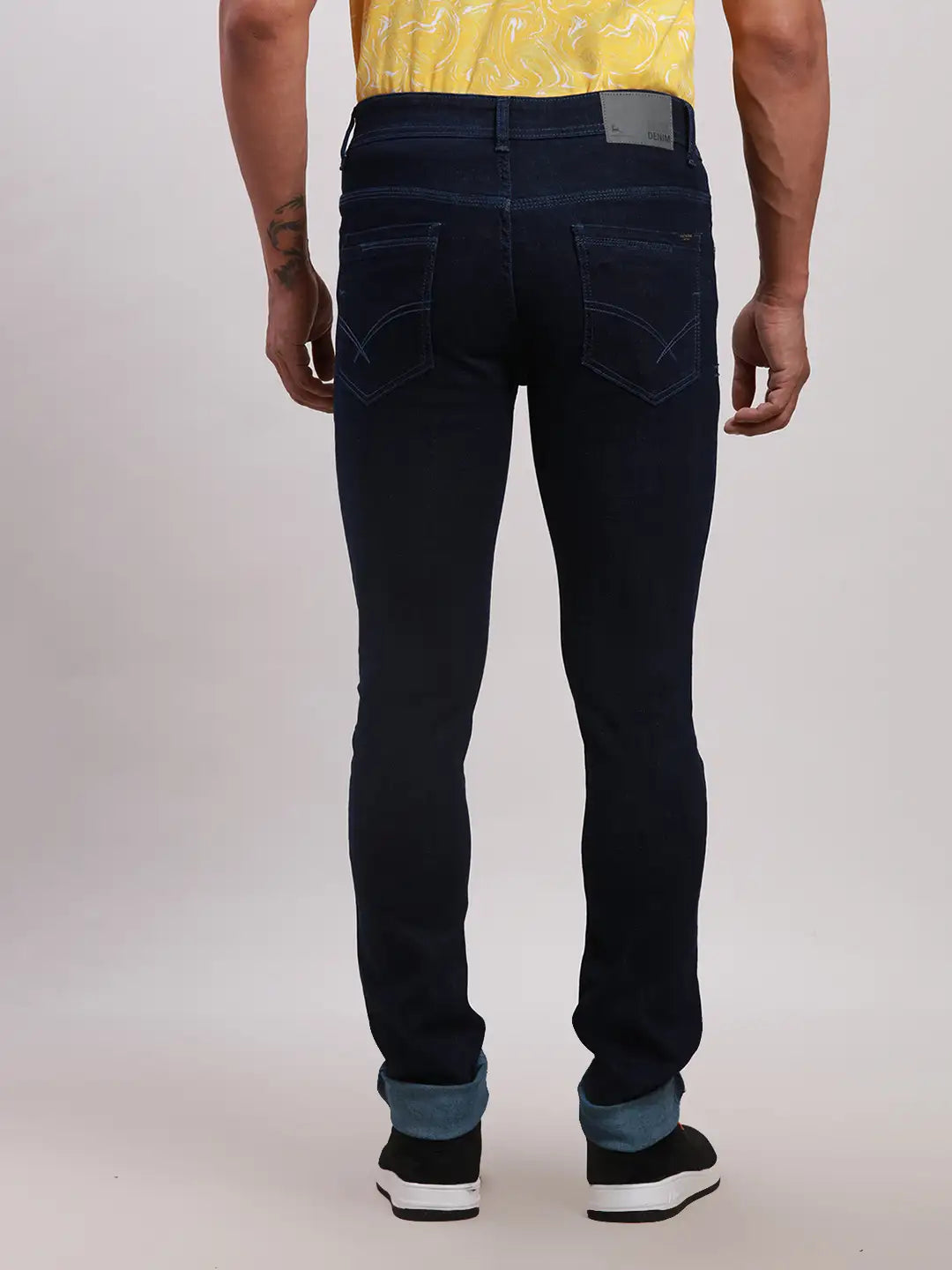 Men Blue Slim Tapered Fit Jacquard Cotton Blend Jeans