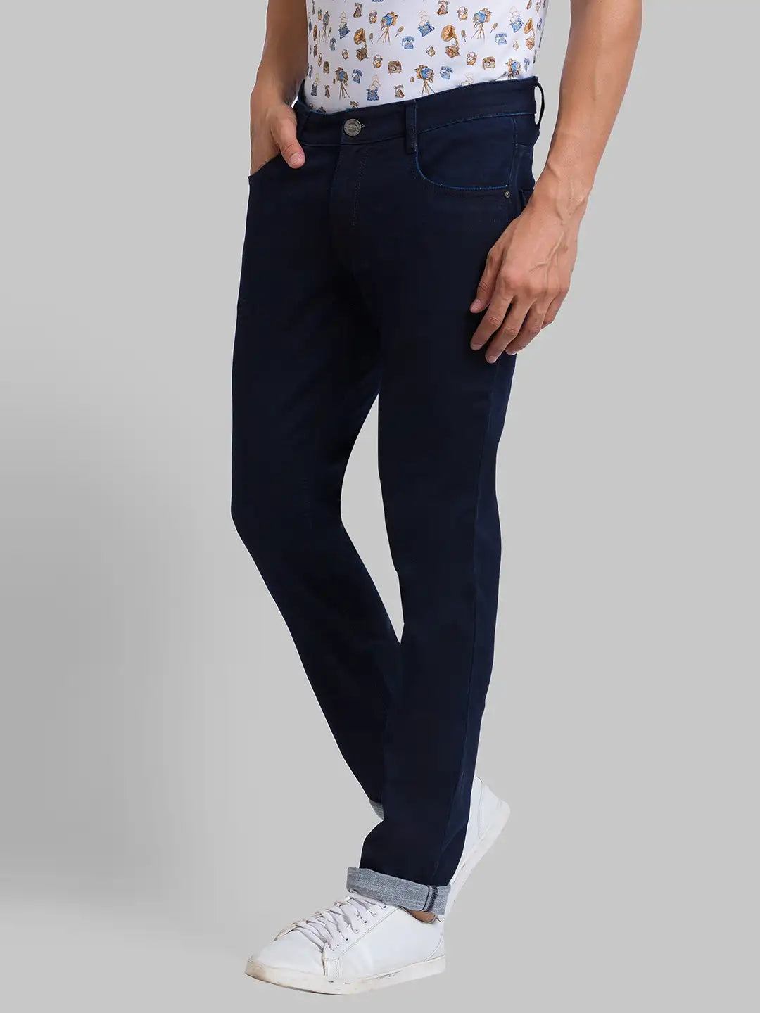 Men Tapered Fit Blue Jeans