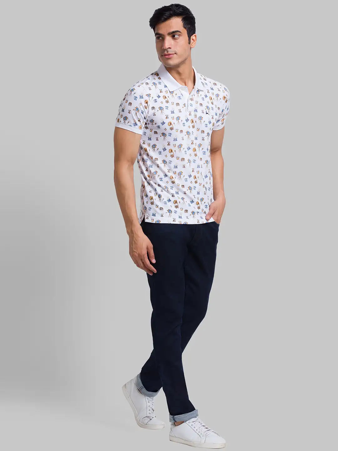 Men Tapered Fit Blue Jeans
