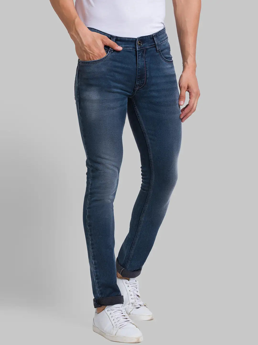 Men Tapered Fit Blue Jeans