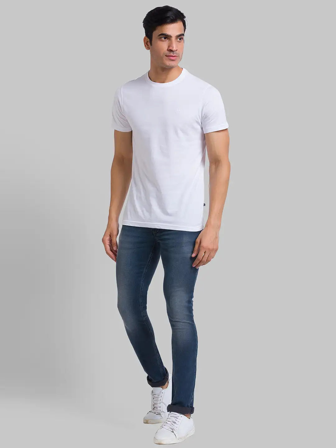 Men Tapered Fit Blue Jeans