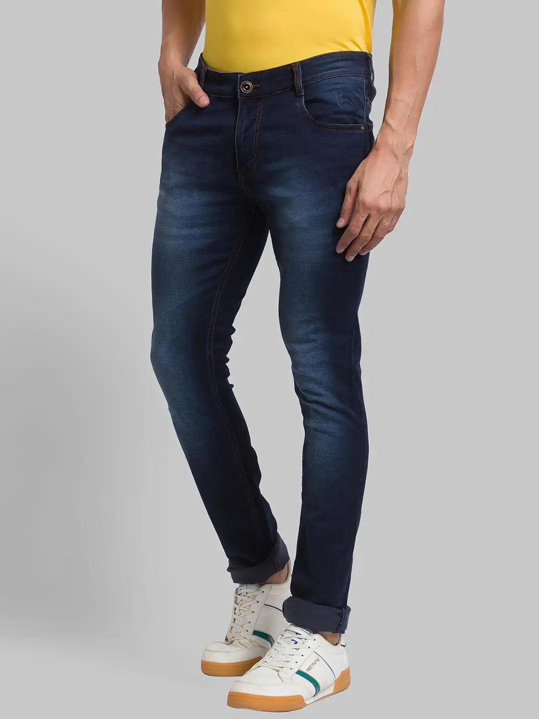 Men Tapered Fit Blue Jeans