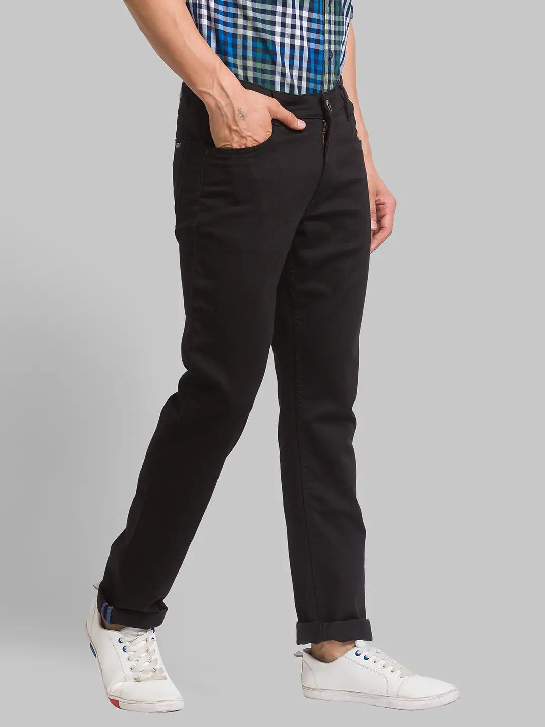Men Black Low Rise Tapered Fit Twill Cotton Blend Jeans