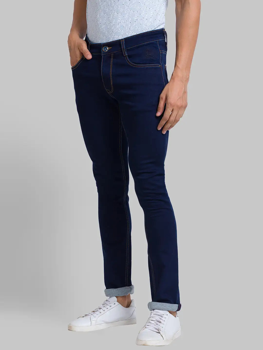 Men Tapered Fit Blue Jeans