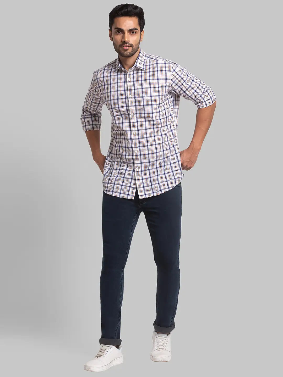 Men Tapered Fit Black Jeans