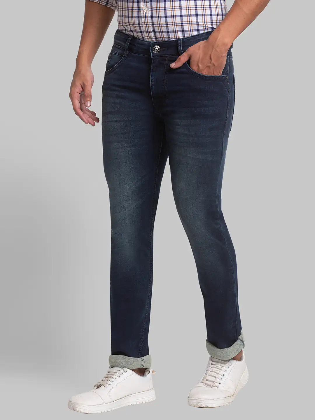 Men Tapered Fit Blue Jeans