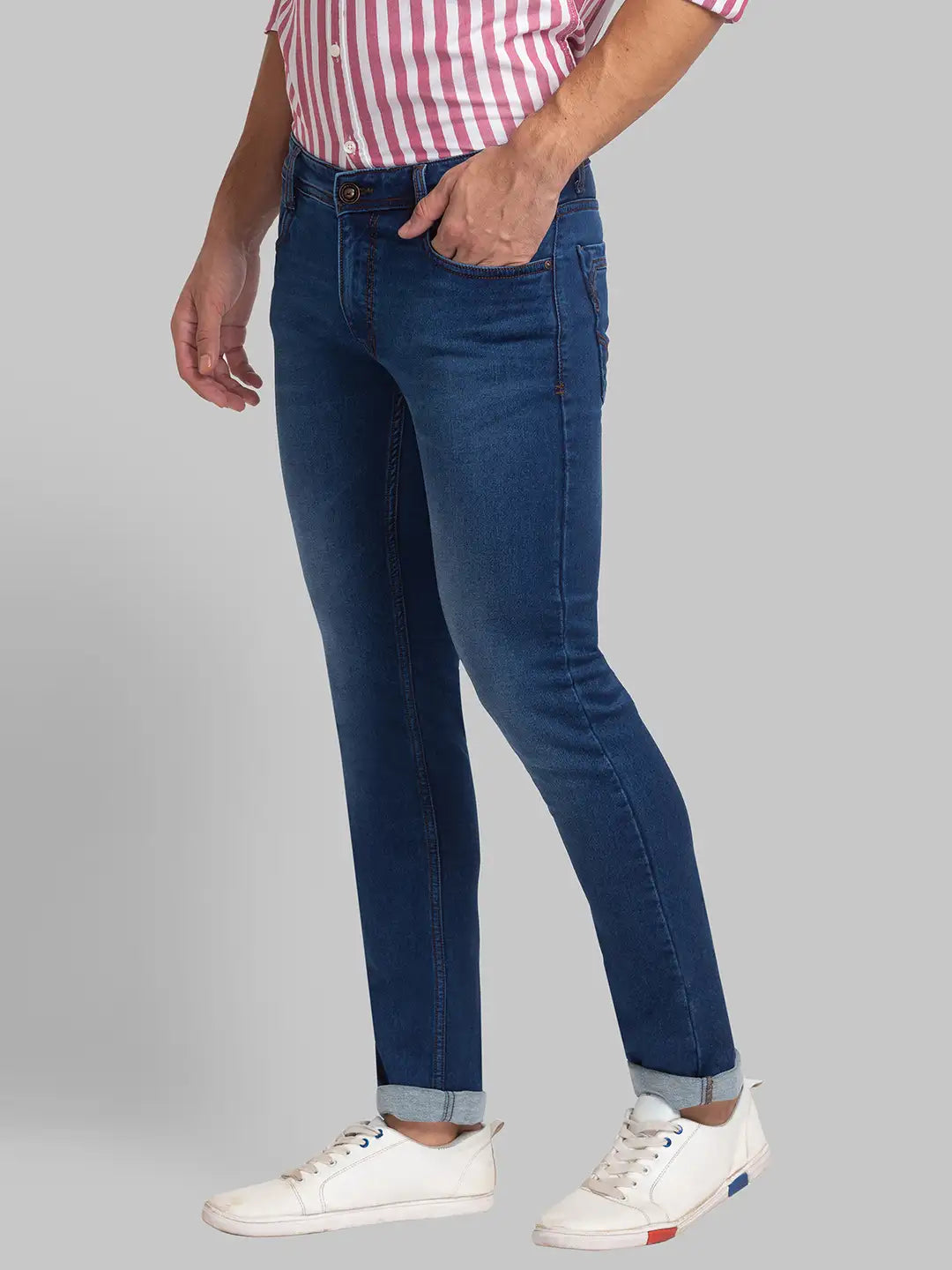 Men Tapered Fit Blue Jeans