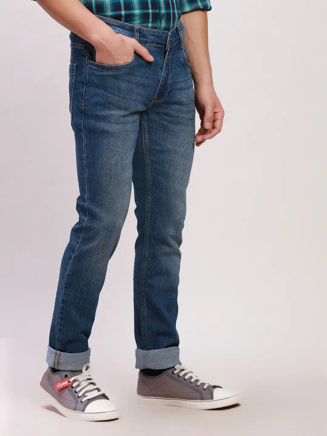 Parx Men Black Twill Low Rise Tapered Fit Cotton Blend Jeans