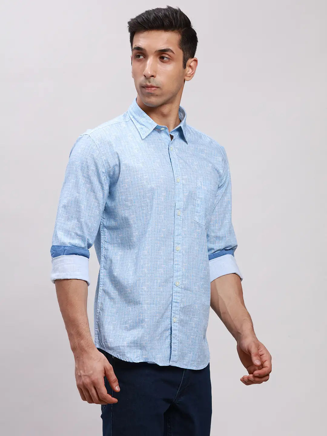 Parx Men Blue Checks Slim Fit Cotton Full Sleeve Cut Away Collar Shirt