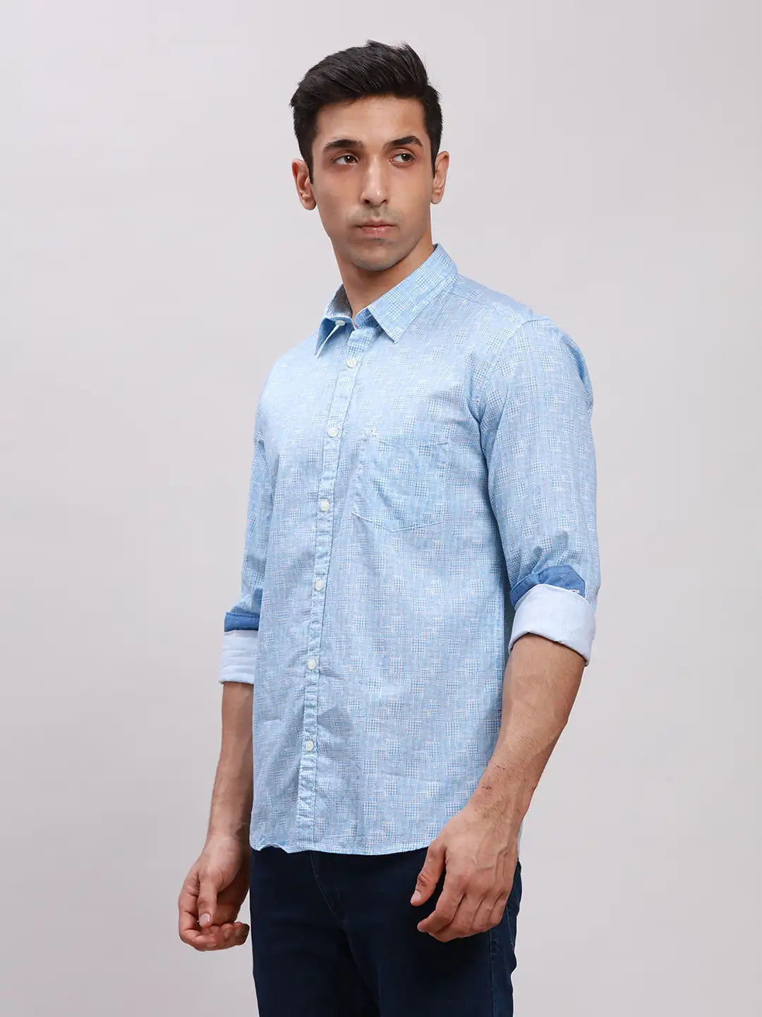 Parx Men Blue Checks Slim Fit Cotton Full Sleeve Cut Away Collar Shirt