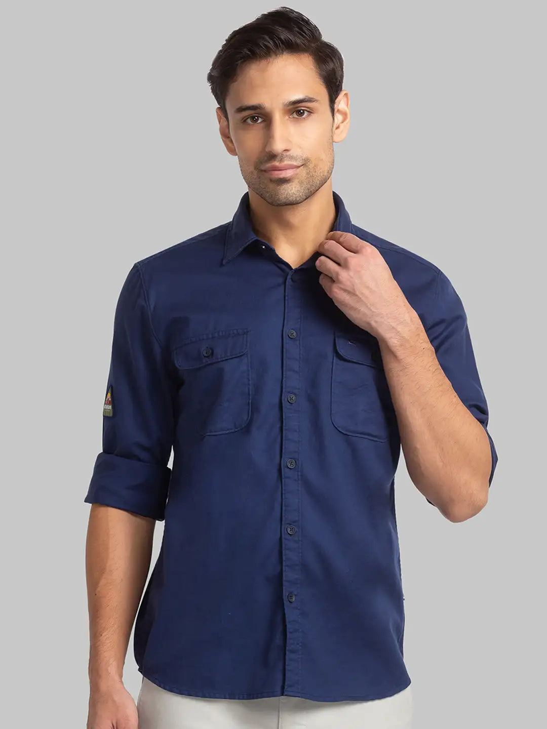 Parx Men Blue Slim Fit Checks Cotton Full Sleeve Cutaway Collar Shirts