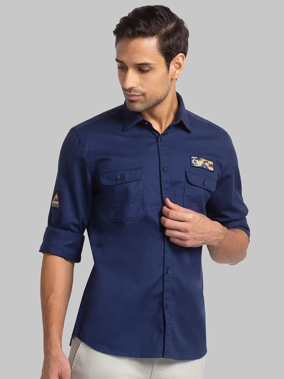 Parx Men Blue Slim Fit Checks Cotton Full Sleeve Cutaway Collar Shirts